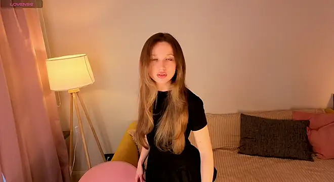 Snapshot of eirakilian chatting on 5, 11, 2025 eirakilian online show from 5, 11, 2025