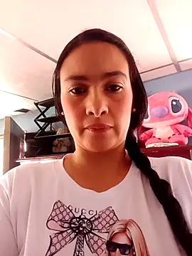 Isa-Giraldo online show from 17, 11, 2025