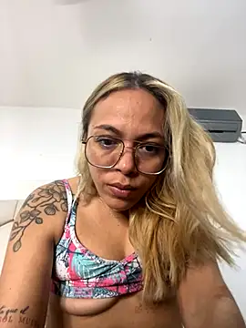 Snapshot of Baby_Flame chatting on 10, 11, 2025 Baby Flame online show from 10, 11, 2025