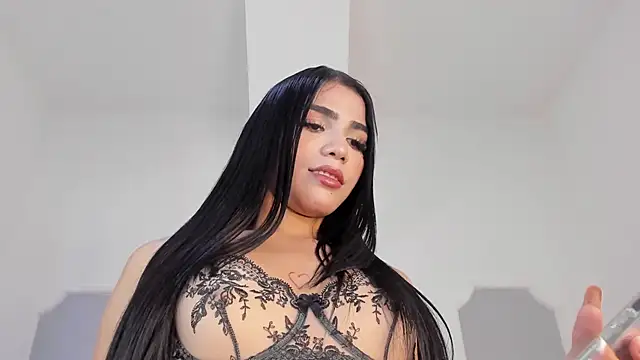 Snapshot of roxana_scott1 chatting on 25, 4, 2026 roxana scott1 online show from 25, 4, 2026