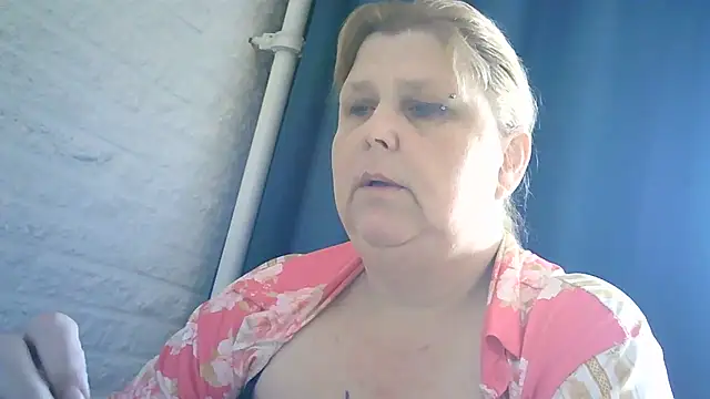 Sylviastar46 online show from 17, 4, 2026