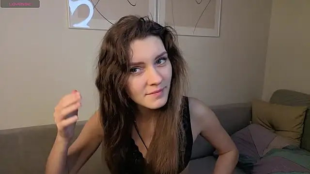 Snapshot of LauraYoungg chatting on 22, 2, 2026 LauraYoungg online show from 22, 2, 2026