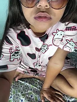 Cuty Pussy1 online show from 25, 2, 2026