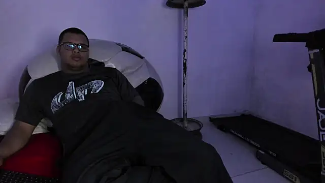 Snapshot of LucassFoster chatting on 7, 11, 2025 LucassFoster online show from 7, 11, 2025