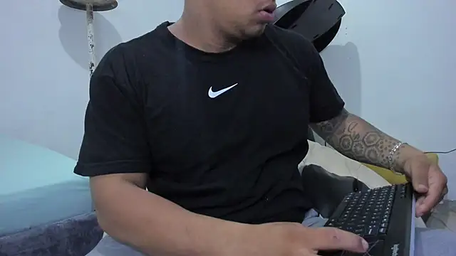 Snapshot of LucassFoster chatting on 13, 11, 2025 LucassFoster online show from 13, 11, 2025