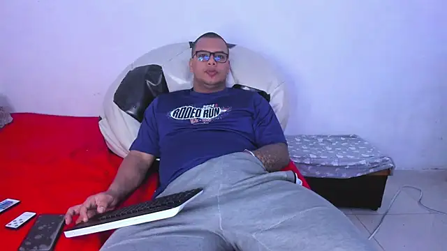 Snapshot of LucassFoster chatting on 16, 12, 2025 LucassFoster online show from 16, 12, 2025