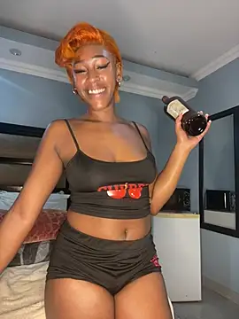 SP1CY MOMMY online show from 4, 7, 2026