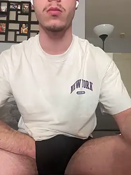 Snapshot of Hostkind chatting on 29, 10, 2025 Hostkind online show from 29, 10, 2025