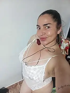 Snapshot of MaryRoze_ chatting on 23, 4, 2026 MaryRoze online show from 23, 4, 2026