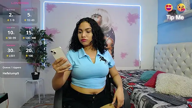 Snapshot of valeria_martinez19 chatting on 17, 5, 2026 valeria martinez19 online show from 17, 5, 2026