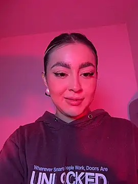 Elina Hills online show from 3, 2, 2026