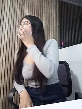 Valk submissive online show from 9, 3, 2026