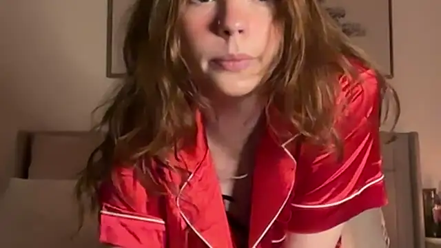 Snapshot of juliaraee chatting on 15, 12, 2025 juliaraee online show from 15, 12, 2025