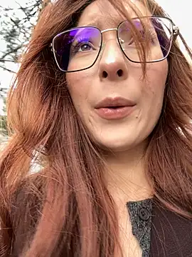 LilluKatten online show from 4, 12, 2025