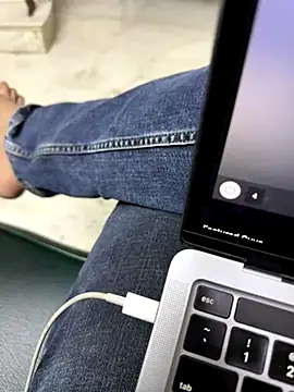 Snapshot of curvydickindian chatting on 30, 10, 2025 curvydickindian online show from 30, 10, 2025