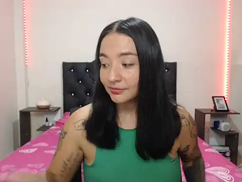 Snapshot of Girlbigtits chatting on 21, 11, 2025 Girlbigtits online show from 21, 11, 2025