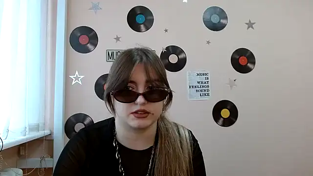 Snapshot of Dance__Queen chatting on 31, 10, 2025 Dance Queen online show from 31, 10, 2025