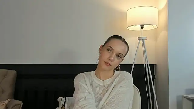 Snapshot of TovaDage chatting on 31, 10, 2025 TovaDage online show from 31, 10, 2025