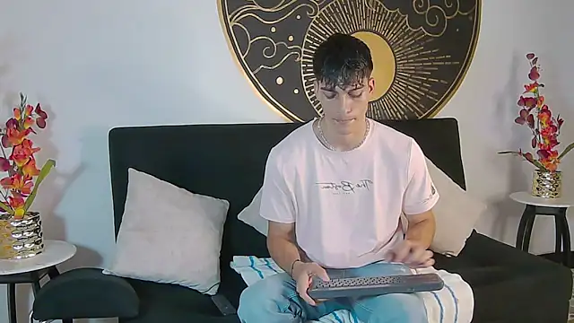 AlessioVitale online show from 13, 11, 2025