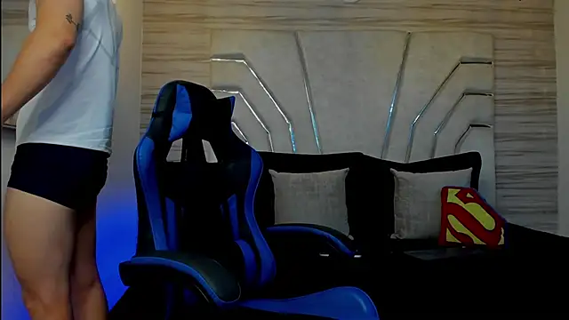 MAXTHOMSON online show from 2, 2, 2026