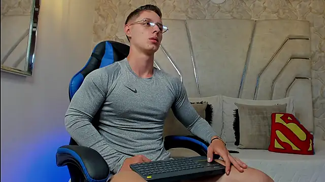 MAXTHOMSON online show from 12, 3, 2026