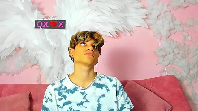 Leo Glow online show from 29, 11, 2025