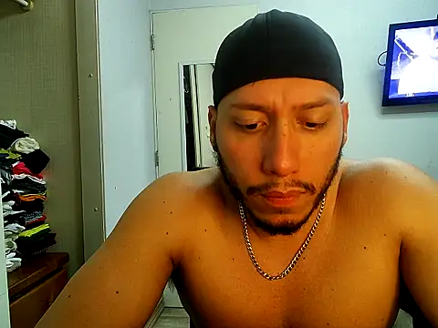 Snapshot of justmore_ofme chatting on 6, 11, 2025 justmore ofme online show from 6, 11, 2025
