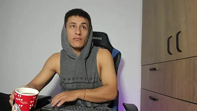 Snapshot of dorman_boy chatting on 6, 1, 2026 dorman boy online show from 6, 1, 2026