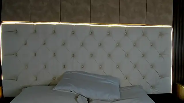 Camiila rosse online show from 3, 12, 2025