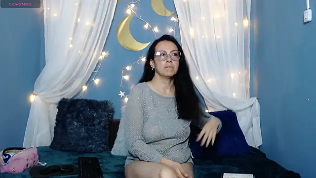 Lauryn Jones online show from 21, 11, 2025