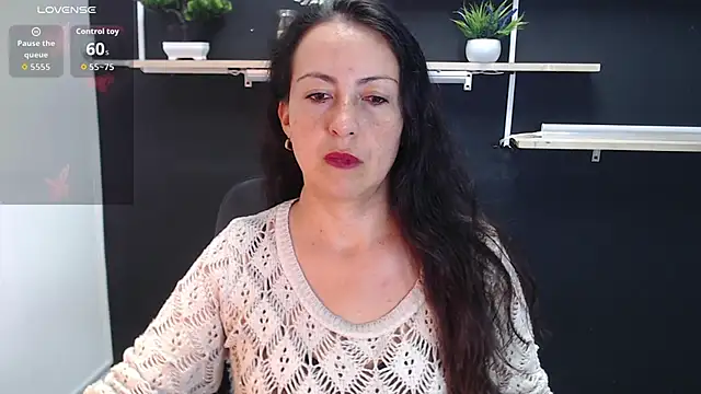 Snapshot of Lauryn_Jones chatting on 13, 5, 2026 Lauryn Jones online show from 13, 5, 2026