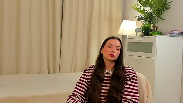 Snapshot of LupitaPicazo chatting on 3, 11, 2025 LupitaPicazo online show from 3, 11, 2025