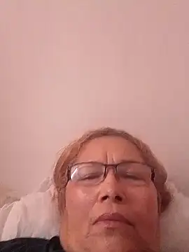 Snapshot of Cessi50 chatting on 8, 11, 2025 Cessi50 online show from 8, 11, 2025