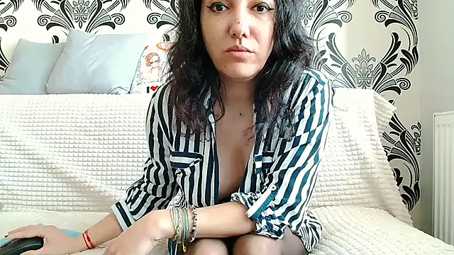 Snapshot of CharmingPearl chatting on 3, 3, 2026 CharmingPearl online show from 3, 3, 2026