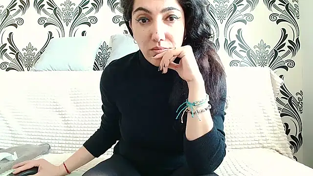 Snapshot of CharmingPearl chatting on 4, 3, 2026 CharmingPearl online show from 4, 3, 2026