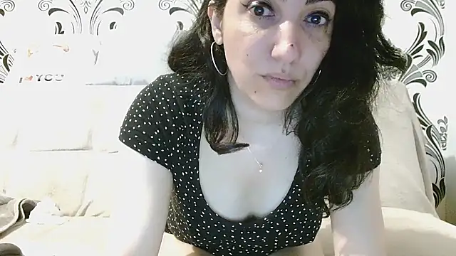 Snapshot of CharmingPearl chatting on 18, 5, 2026 CharmingPearl online show from 18, 5, 2026