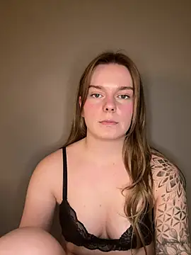 LisaFreierxx online show from 15, 4, 2026