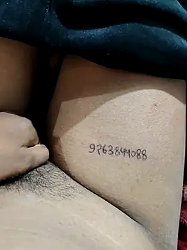 Snapshot of mahikumari878 chatting on 5, 11, 2025 mahikumari878 online show from 5, 11, 2025