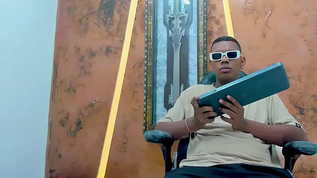 Snapshot of the_hot_boy0 chatting on 10, 11, 2025 the hot boy0 online show from 10, 11, 2025