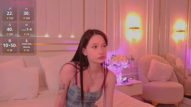 Snapshot of GladysMoore chatting on 3, 11, 2025 GladysMoore online show from 3, 11, 2025