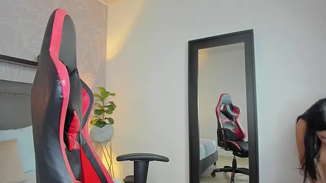 shanel smithh online show from 17, 11, 2025