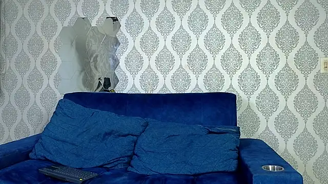 Boy savoy online show from 24, 11, 2025