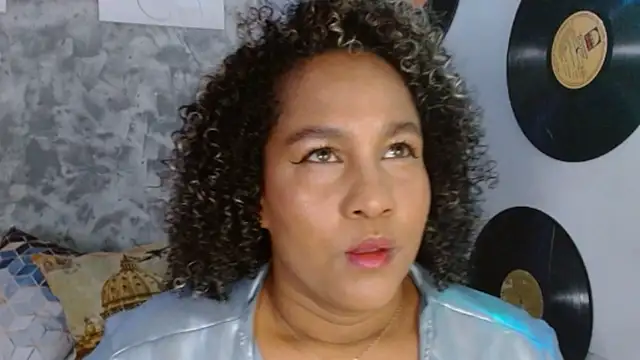 Snapshot of Ambar_foxy chatting on 6, 11, 2025 Ambar foxy online show from 6, 11, 2025