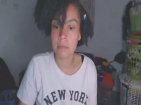 Snapshot of shayna_cute chatting on 15, 5, 2026 shayna cute online show from 15, 5, 2026