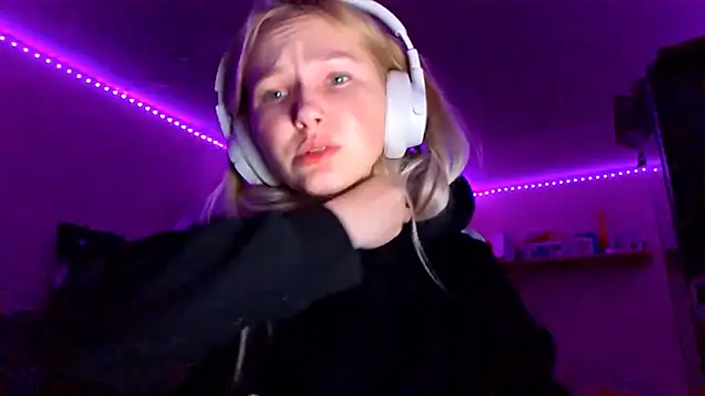 KarinRobertson online show from 23, 11, 2025