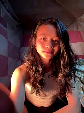 Snapshot of Li_ve chatting on 18, 12, 2025 Li ve online show from 18, 12, 2025