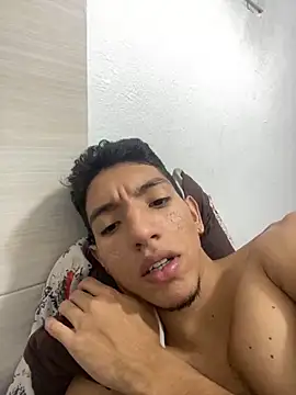 Snapshot of johnvixx chatting on 3, 11, 2025 johnvixx online show from 3, 11, 2025