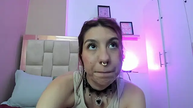 zoe-moreau online show from 19, 12, 2025