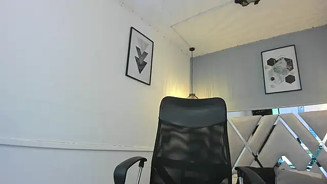 zoe-moreau online show from 15, 1, 2026