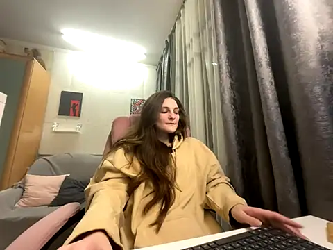 Snapshot of HelgaMun chatting on 8, 11, 2025 HelgaMun online show from 8, 11, 2025